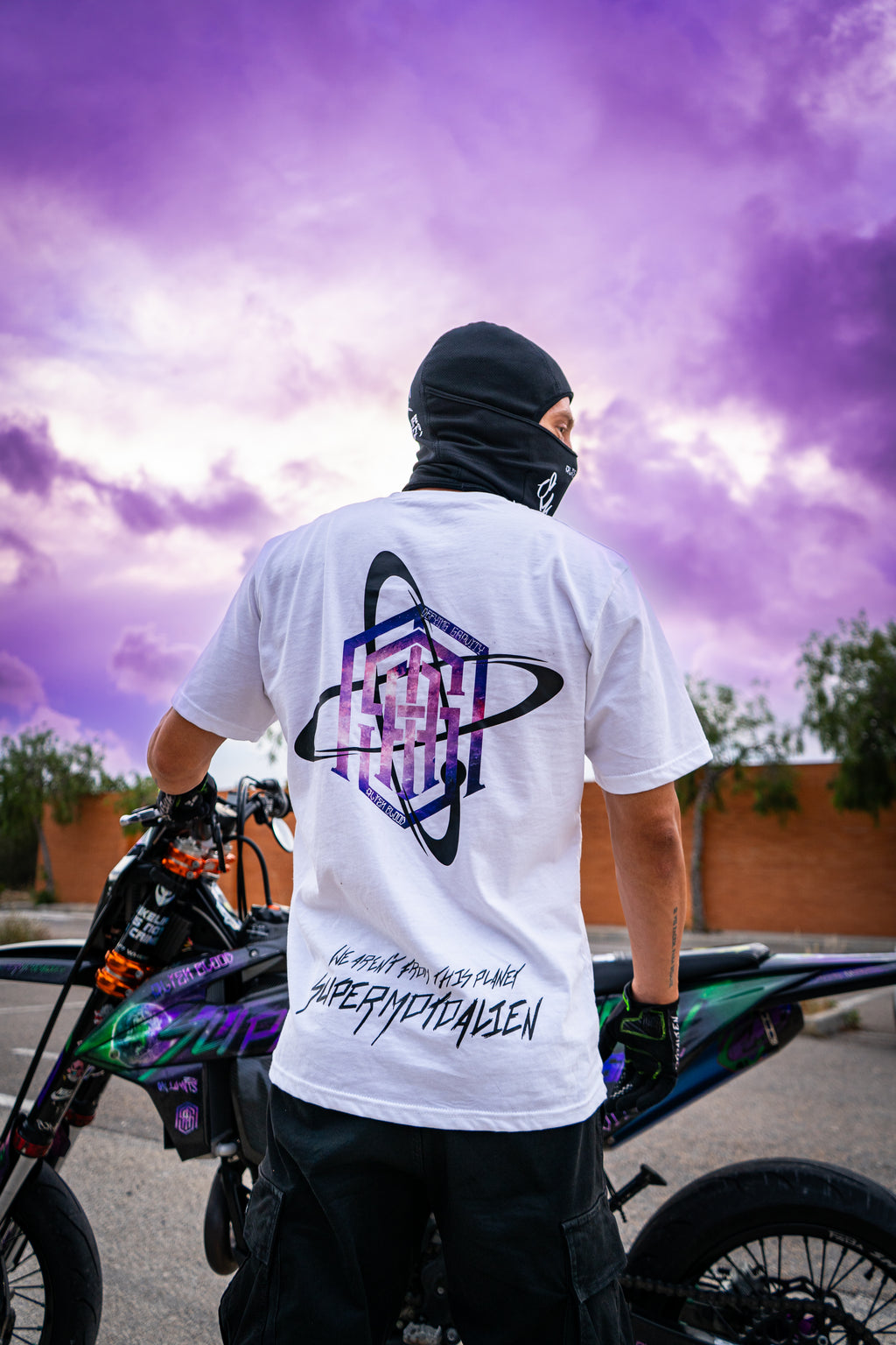 ORBIT CORE SMA T-SHIRT— WHITE