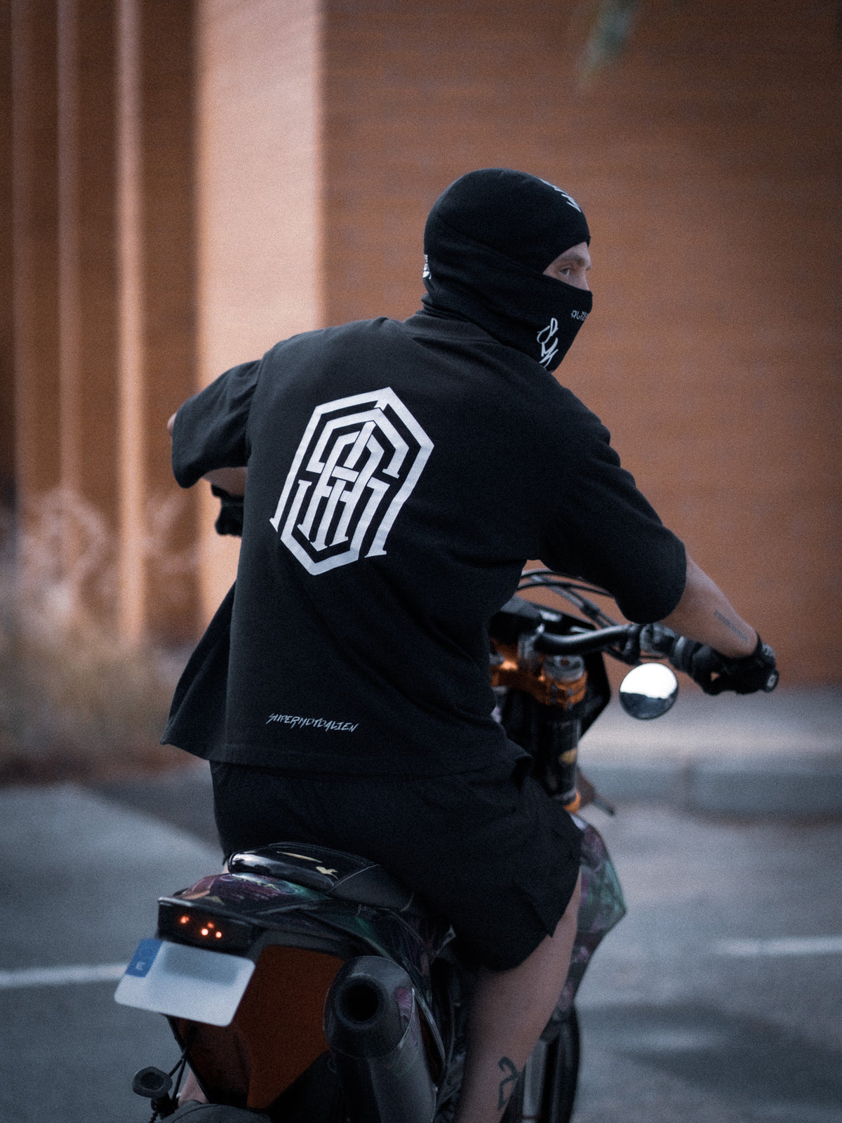 BALACLAVA ALIEN BLOOD — BLACK