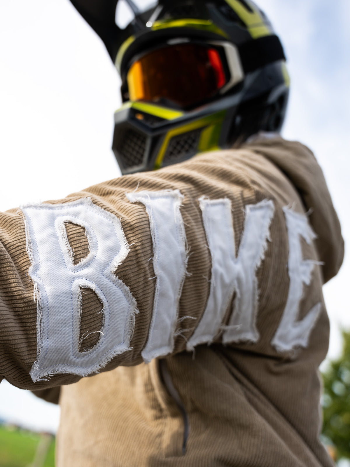 PRE-VENTA BIKE LIFE CORDUROY JACKET — BEIGE