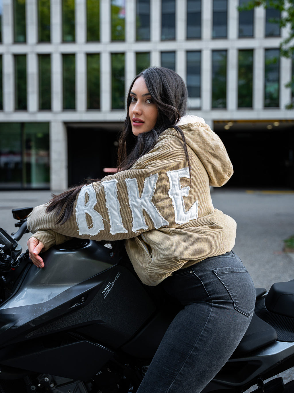 PRE-VENTA BIKE LIFE CORDUROY JACKET — BEIGE