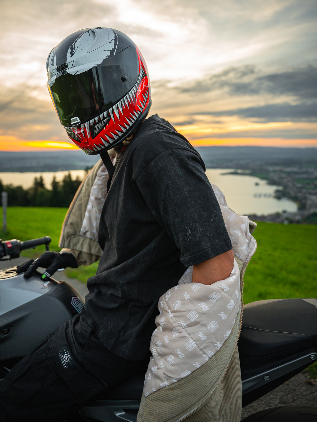 PRE-VENTA BIKE LIFE CORDUROY JACKET — BEIGE