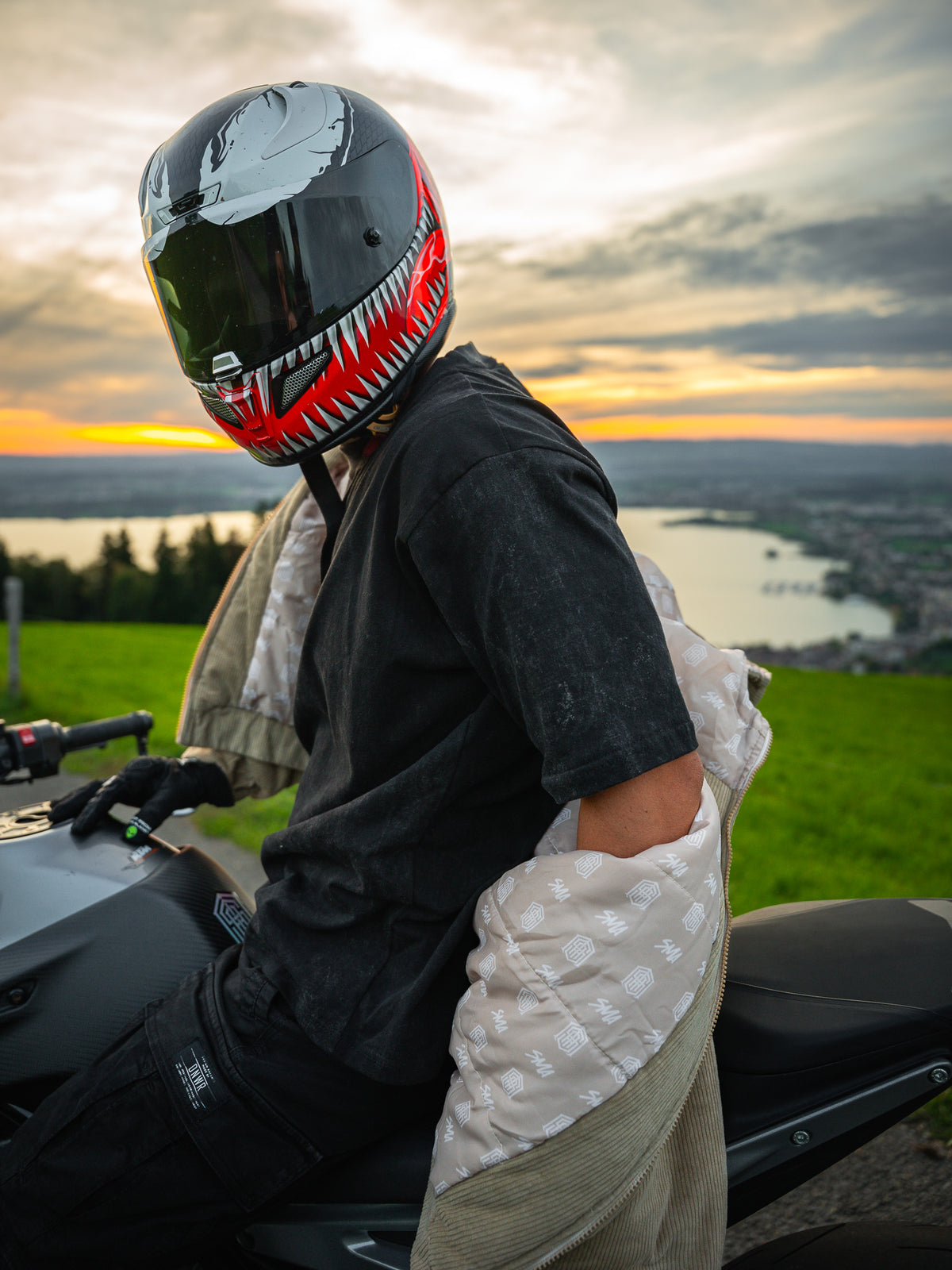 PRE-VENTA BIKE LIFE CORDUROY JACKET — BEIGE