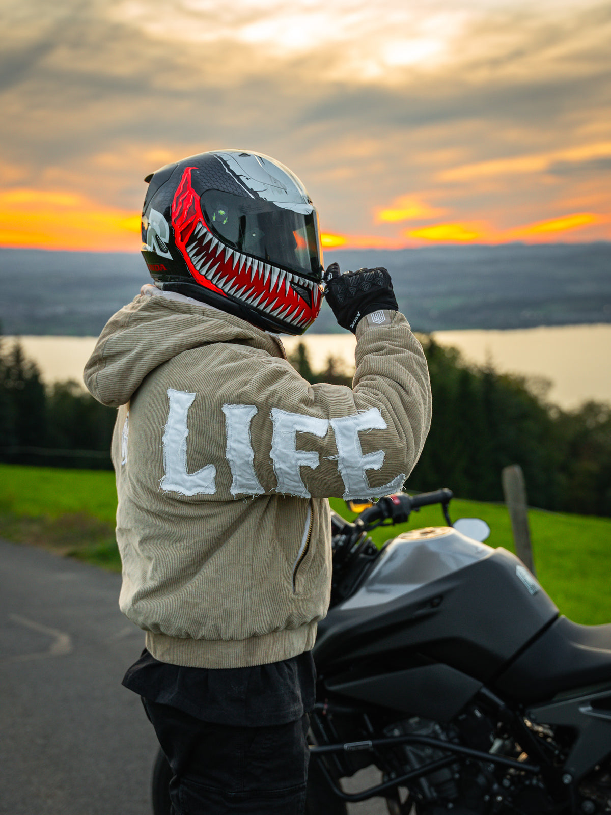 PRE-VENTA BIKE LIFE CORDUROY JACKET — BEIGE